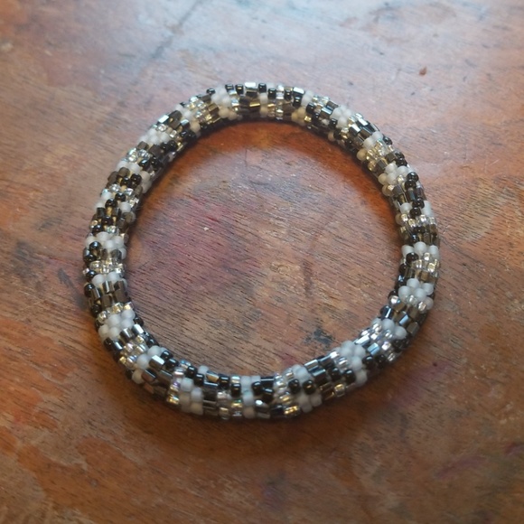 2 Lily and Laura bracelets - Picture 2 of 3